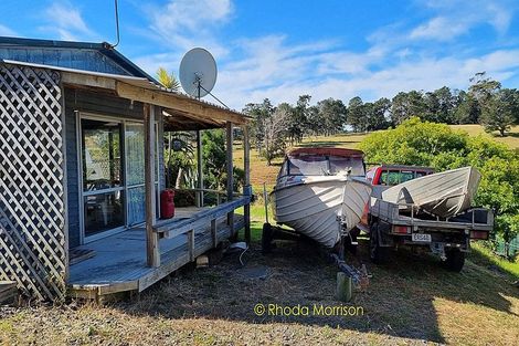 Photo of property in 32 Sandy Beach Road, Tinopai, 0593