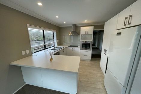 Photo of property in 2/48 Shakespeare Road, Milford, Auckland, 0620