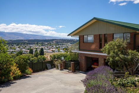 Photo of property in 10 View Road, Bridge Hill, Alexandra, 9320