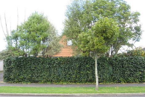 Photo of property in 2 Douglas Crescent, Fairfield, Hamilton, 3214