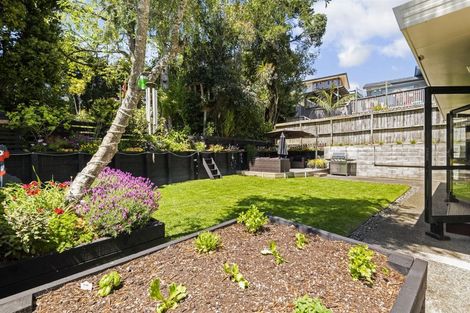 Photo of property in 1/45 Weatherly Road, Torbay, Auckland, 0630