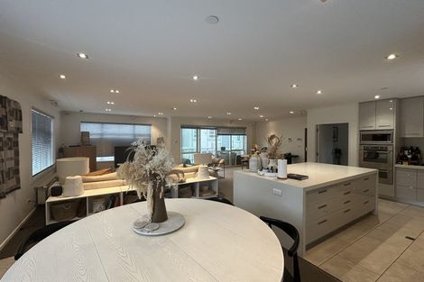 Photo of property in 12 Glenmore Street, Thorndon, Wellington, 6011