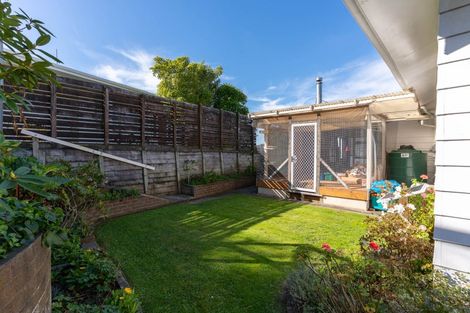 Photo of property in 64 Fyvie Avenue, Tawa, Wellington, 5028