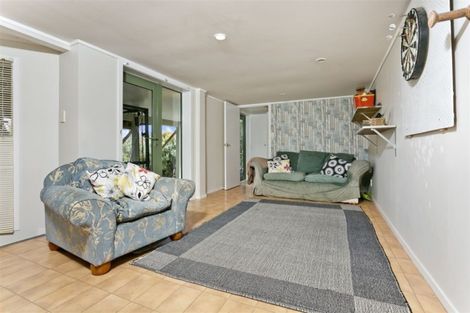 Photo of property in 528 Beach Road, Murrays Bay, Auckland, 0630