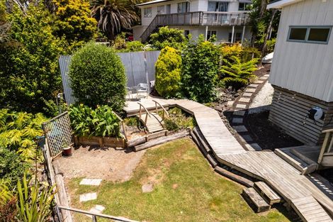 Photo of property in 1 Waterview Place, Haruru, 0204
