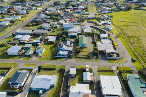 Photo of property in 6 Warren Street, Foxton Beach, Foxton, 4815