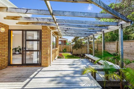 Photo of property in 1/65 Granville Drive, Massey, Auckland, 0614