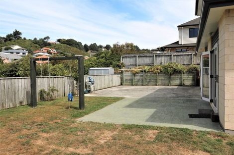 Photo of property in 211 Westchester Drive, Churton Park, Wellington, 6037