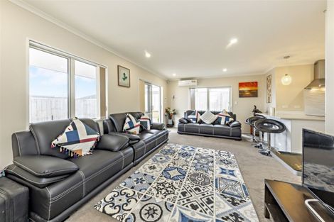 Photo of property in 55c Senator Drive, Manurewa, Auckland, 2105