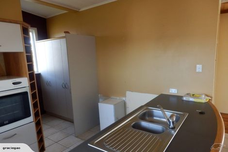 Photo of property in 1/884 East Coast Road, Northcross, Auckland, 0630