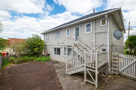 Photo of property in 108 Eversleigh Road, Belmont, Auckland, 0622