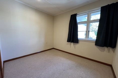 Photo of property in 28 Pahiatua Street, Hokowhitu, Palmerston North, 4410