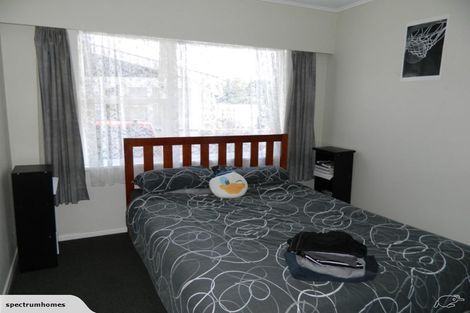 Photo of property in 3 Merritt Way, Newlands, Wellington, 6037