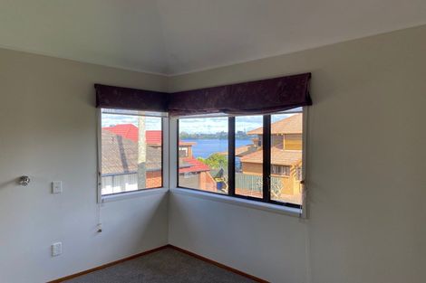 Photo of property in 20a Otakau Road, Milford, Auckland, 0620