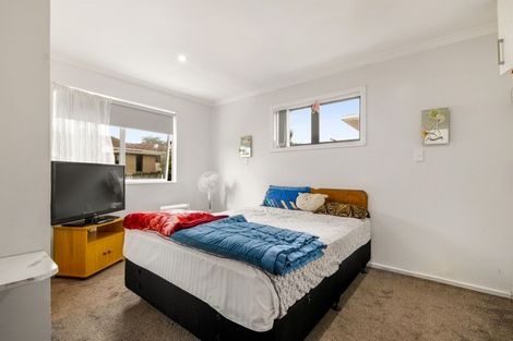 Photo of property in 18 Jamaica Place, Blockhouse Bay, Auckland, 0600