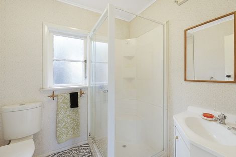 Photo of property in 28 Weka Road, Raumati Beach, Paraparaumu, 5032