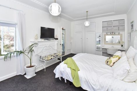 Photo of property in 10 Trentham Road, Papakura, 2110