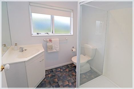 Photo of property in 2 Meretini Place, Foxton, 4814