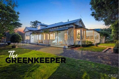 Photo of property in 2 Barton Road, Heretaunga, Upper Hutt, 5018