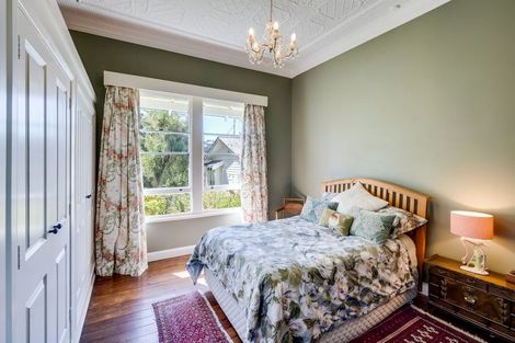 Photo of property in 19 Cameron Road, Bluff Hill, Napier, 4110