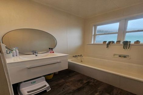 Photo of property in 34 Moa Point Road, Moa Point, Wellington, 6022