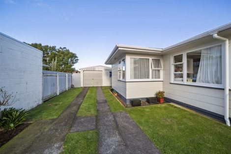 Photo of property in 6 Ngaio Place, Hawera, 4610