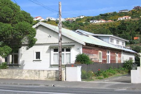 Photo of property in 100 Derwent Street, Island Bay, Wellington, 6023