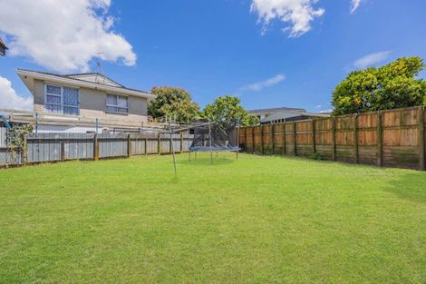 Photo of property in 12 Slim Place, Clendon Park, Auckland, 2103