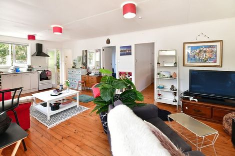 Photo of property in 885 Whangaparaoa Road, Manly, Whangaparaoa, 0930
