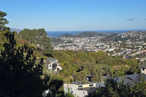 Photo of property in 10 Middlesex Place, Northland, Wellington, 6012