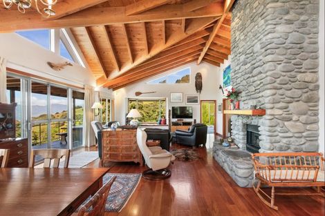 Photo of property in 5447 Christchurch Akaroa Road, Duvauchelle, 7582