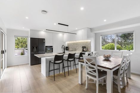 Photo of property in 10 Owl Court, Unsworth Heights, Auckland, 0632