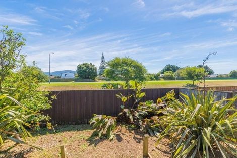 Photo of property in 16 Rosewood Place, Paraparaumu, 5032
