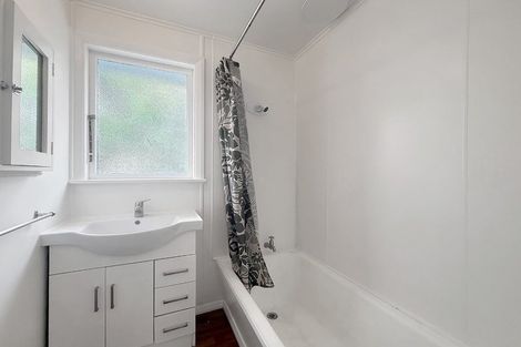 Photo of property in 14 Durham Street, Cannons Creek, Porirua, 5024