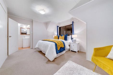 Photo of property in 94a Konini Road, Titirangi, Auckland, 0604