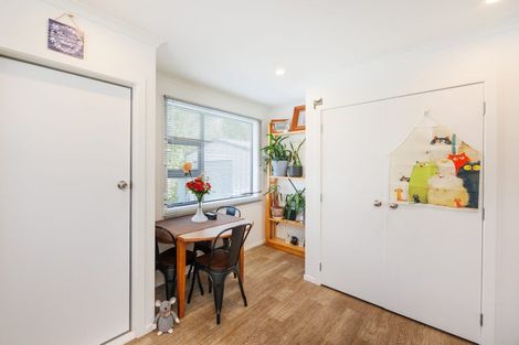 Photo of property in 12 Somerset Crescent, Highbury, Palmerston North, 4412