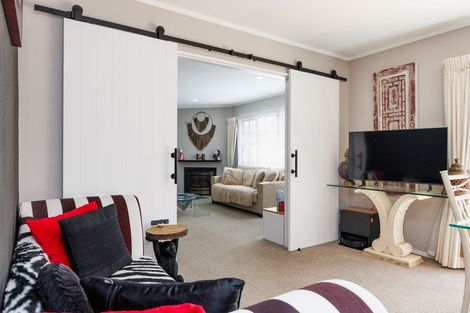 Photo of property in 21 Aspen Way, Kelvin Grove, Palmerston North, 4414