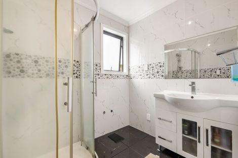 Photo of property in 18 Jamaica Place, Blockhouse Bay, Auckland, 0600