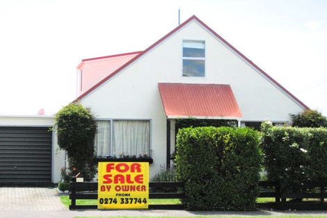 Photo of property in 2/1 Campbell Street, Sumner, Christchurch, 8081