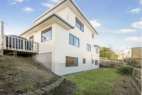 Photo of property in 29 Stewart Drive, Newlands, Wellington, 6037