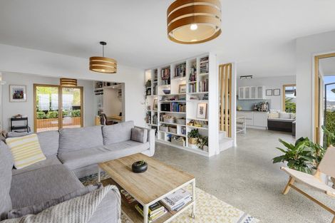 Photo of property in 42 Saint Andrews Hill Road, Mount Pleasant, Christchurch, 8081