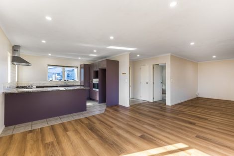 Photo of property in 3 Reefton Place, Flat Bush, Auckland, 2019