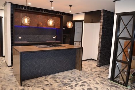 Photo of property in 112 Kawiu Road, Levin, 5510