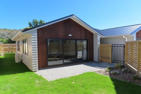 Photo of property in 2/25 Benge Crescent, Naenae, Lower Hutt, 5011