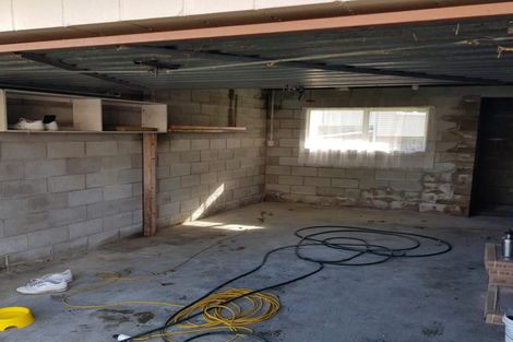 Photo of property in 133a Vodanovich Road, Te Atatu South, Auckland, 0610