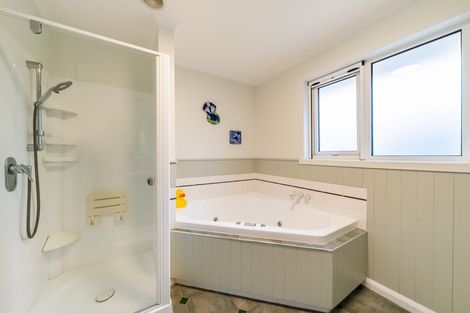 Photo of property in 333 Fergusson Drive, Heretaunga, Upper Hutt, 5018