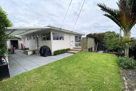 Photo of property in 1/38 Aeroview Drive, Beach Haven, Auckland, 0626
