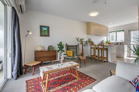 Photo of property in 1/23 Taitua Drive, Te Atatu South, Auckland, 0610