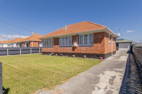 Photo of property in 2 Lincoln Place, Levin, 5510