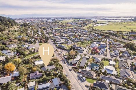 Photo of property in 79a Port Hills Road, Heathcote Valley, Christchurch, 8022